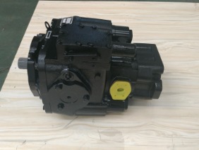 Harvester piston pump 