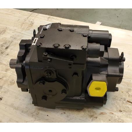 Combine harvester axial piston pumps