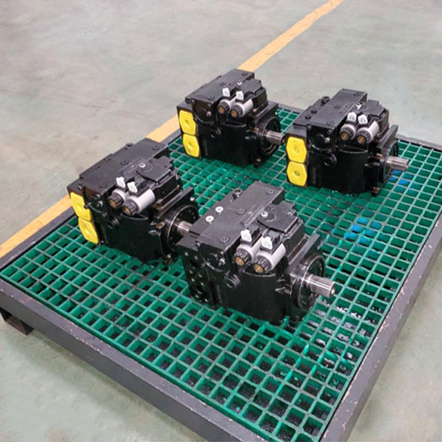 Engine hydraulic pump motor