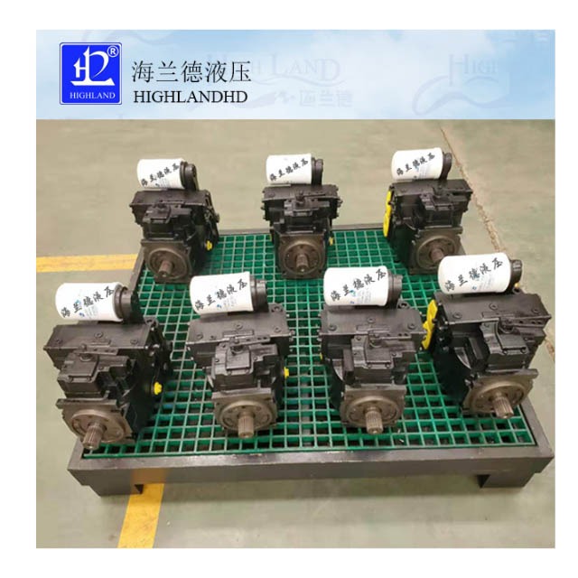 Combine harvester hydraulic pumps