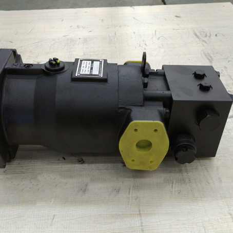 Cotton harvester hydraulic pump motor