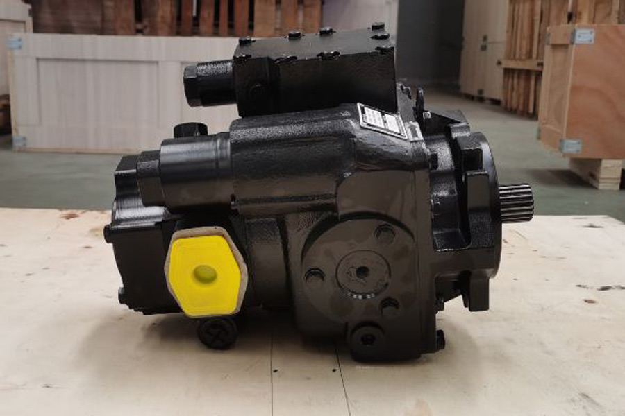 Combine harvester hydraulic pump