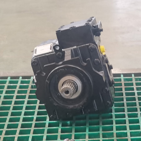 Snow plow hydraulic piston pump