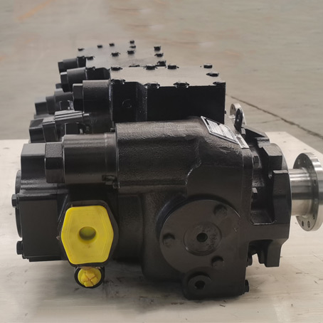 Hydraulic piston pump with strong anti-pollution ability